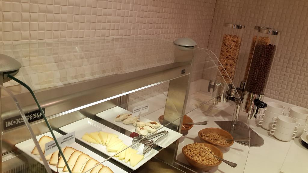 Warwick Ankara Hotel Екстериор снимка